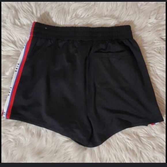 Vs pink track shorts🖤❤️ - Picture 4 of 7